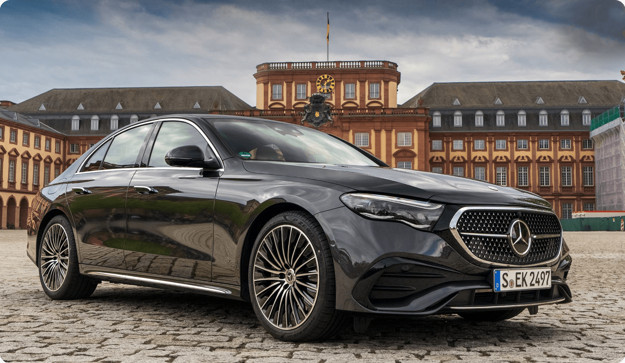 Flexible hourly chauffeur service vehicle